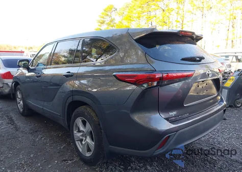 2021 Toyota Highlander Le z USA, uszkodzony, nr VIN 5TDBZRBH8MS528233